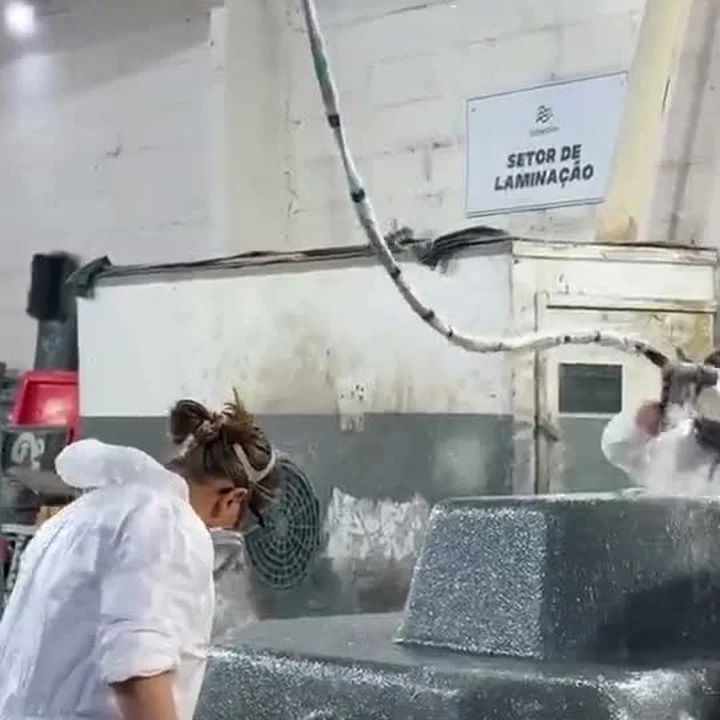Laminação na fábrica Faiberplas